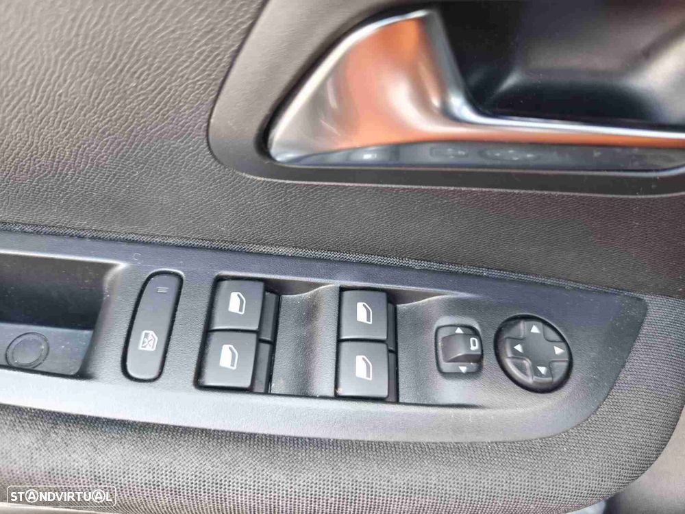 Peugeot 208 1.2 PureTech Active - 14