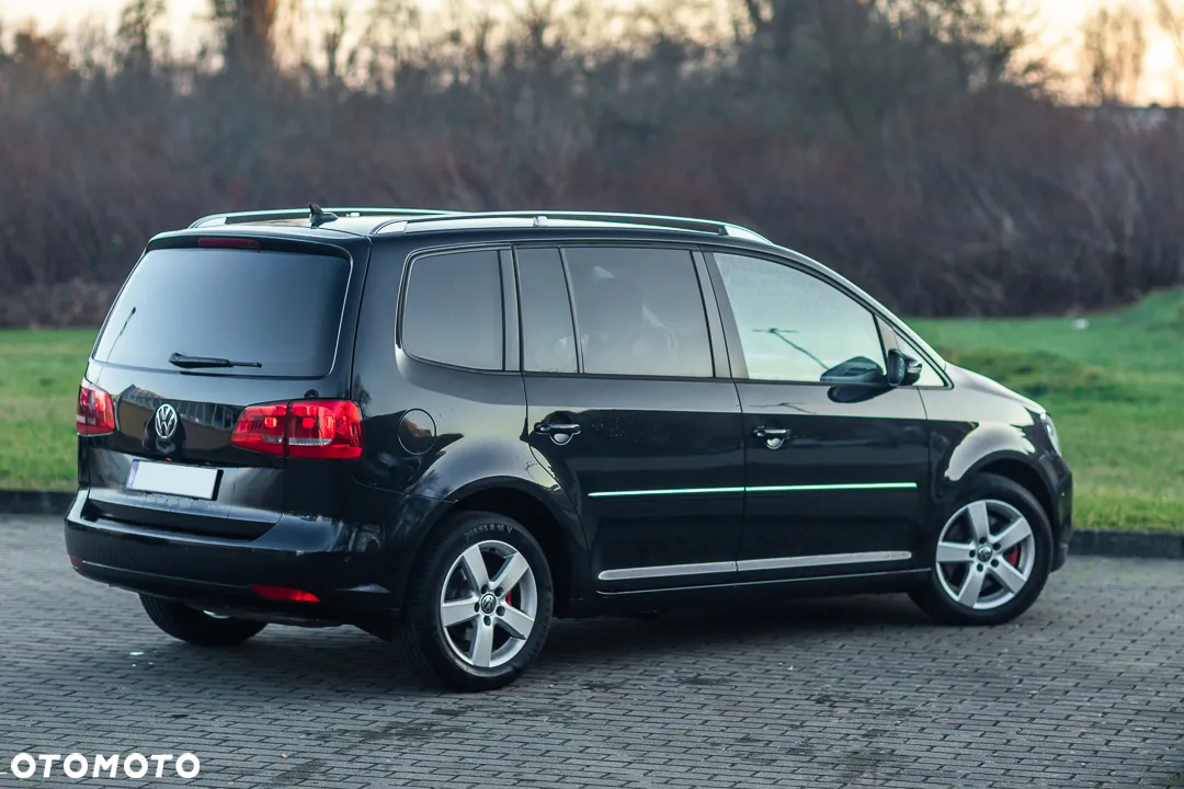 Volkswagen Touran 2.0 TDI DPF DSG Highline - 13