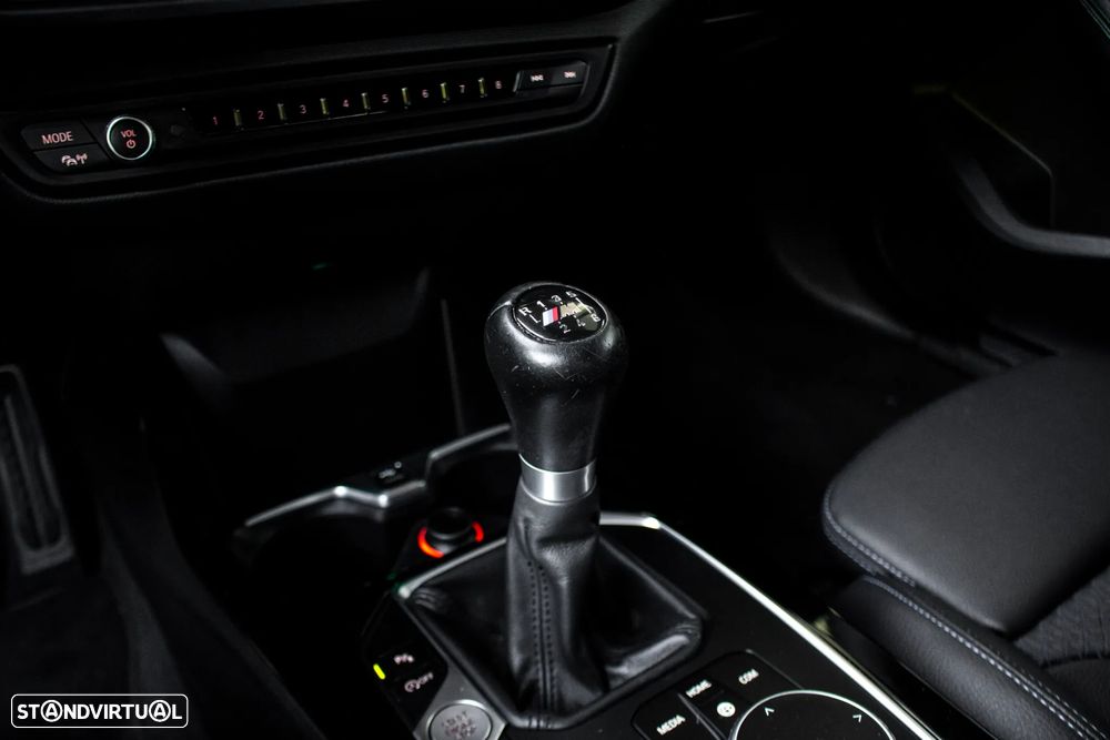 BMW 116 d Pack M - 21