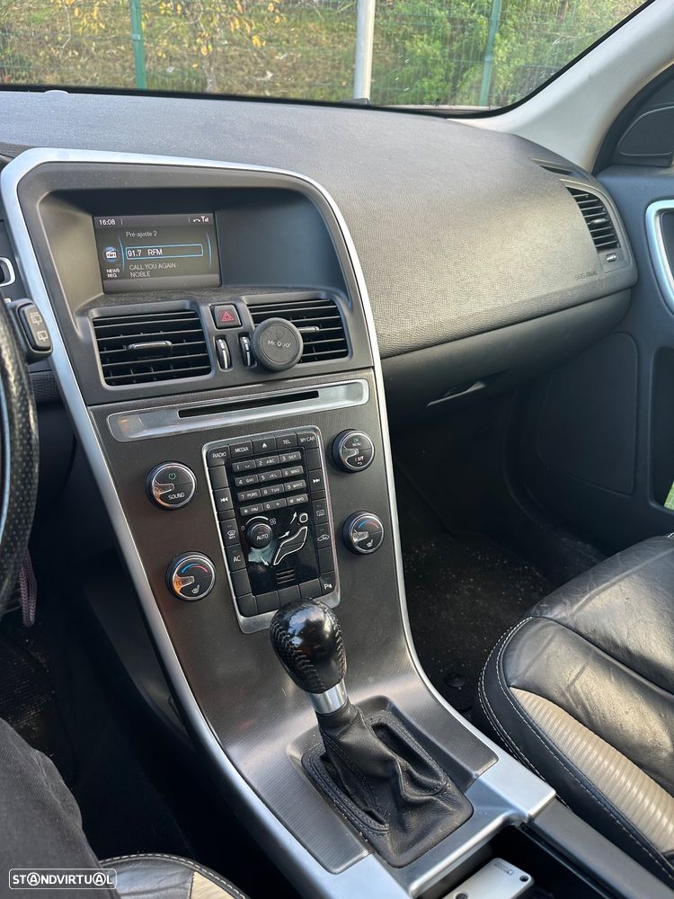 Volvo XC 60 2.0 D3 Drive R-Design - 5