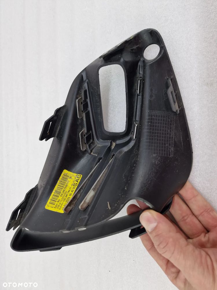 RENAULT CLIO V 5 18- PRAWA KRATKA BOCZNA ZDERZAKA PRZEDNIEGO PRZÓD Z CHROMEM NA PDC , NR 261A26956R , NR AUKCJI D/9 - 5