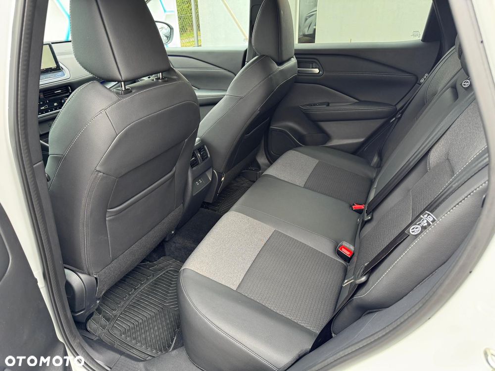 Nissan Qashqai 1.3 DIG-T N-Connecta DCT - 23