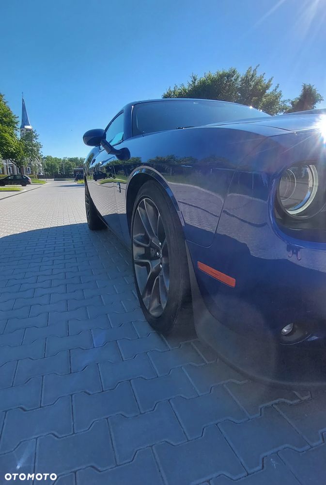 Dodge Challenger - 8