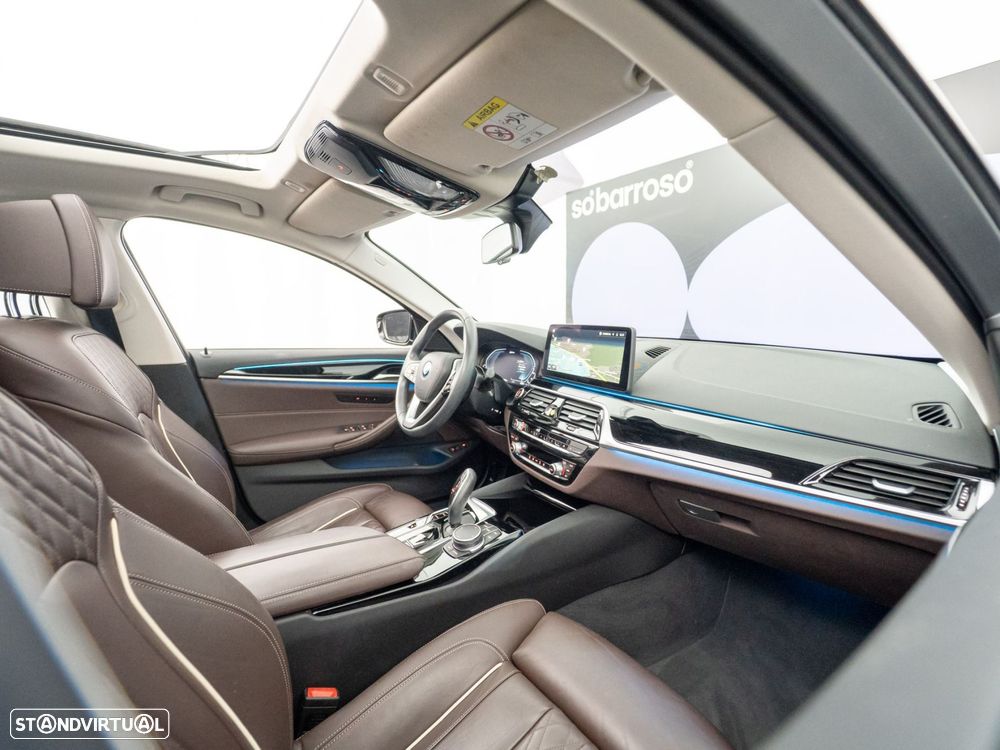 BMW 530 e - 46