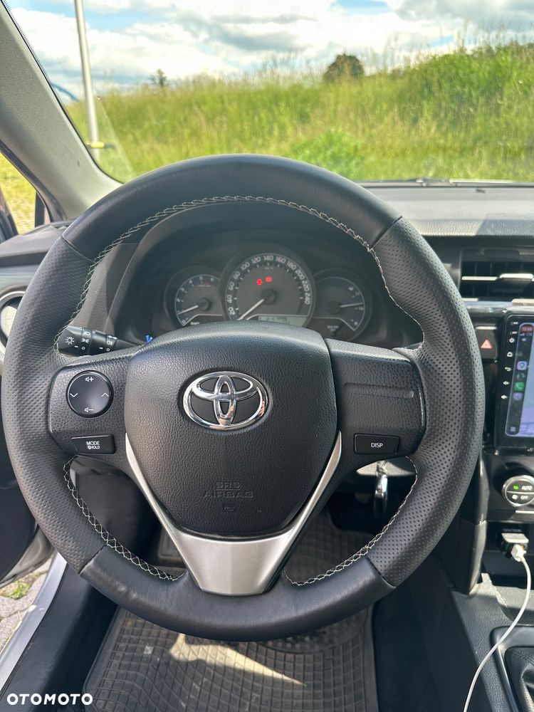 Toyota Auris 1.4 D-4D Active - 9