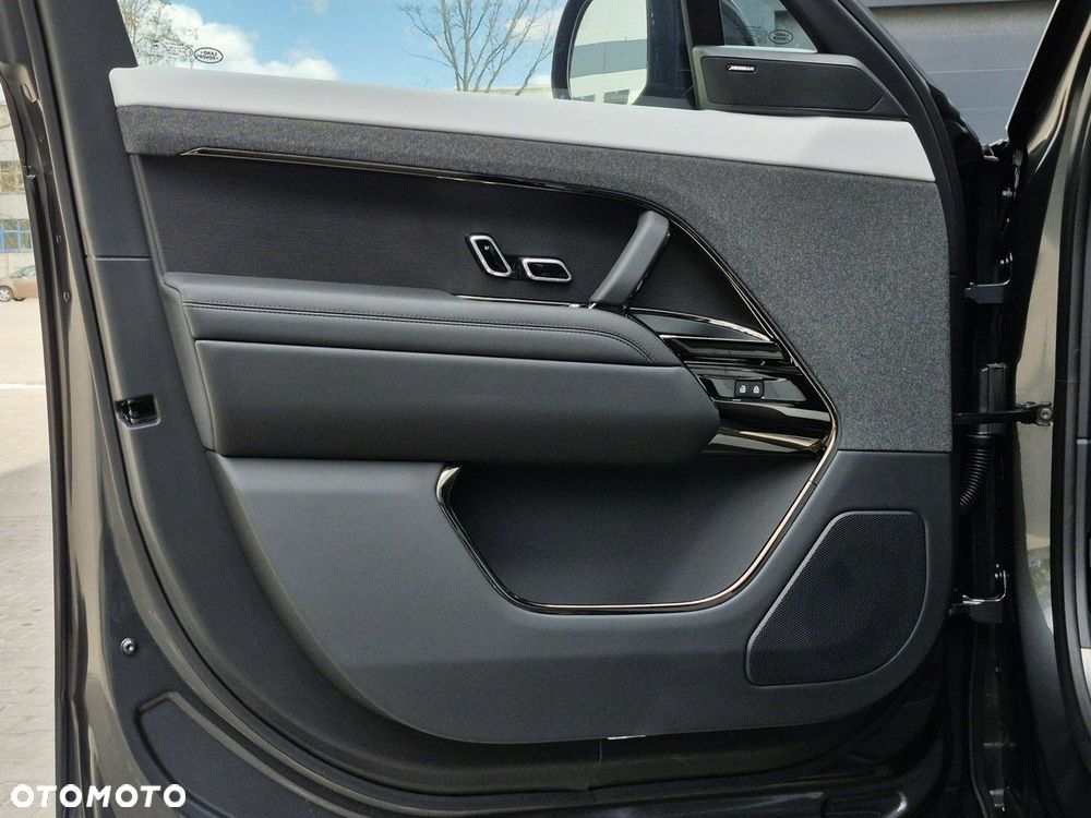 Land Rover Range Rover Sport - 21