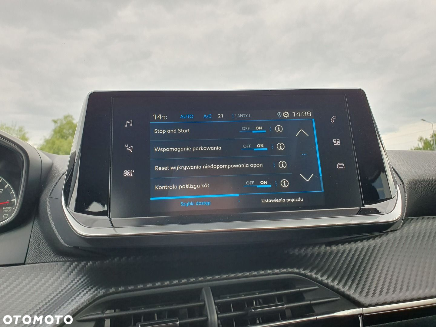 Peugeot 2008 1.2 PureTech Active Pack S&S EAT8 - 17