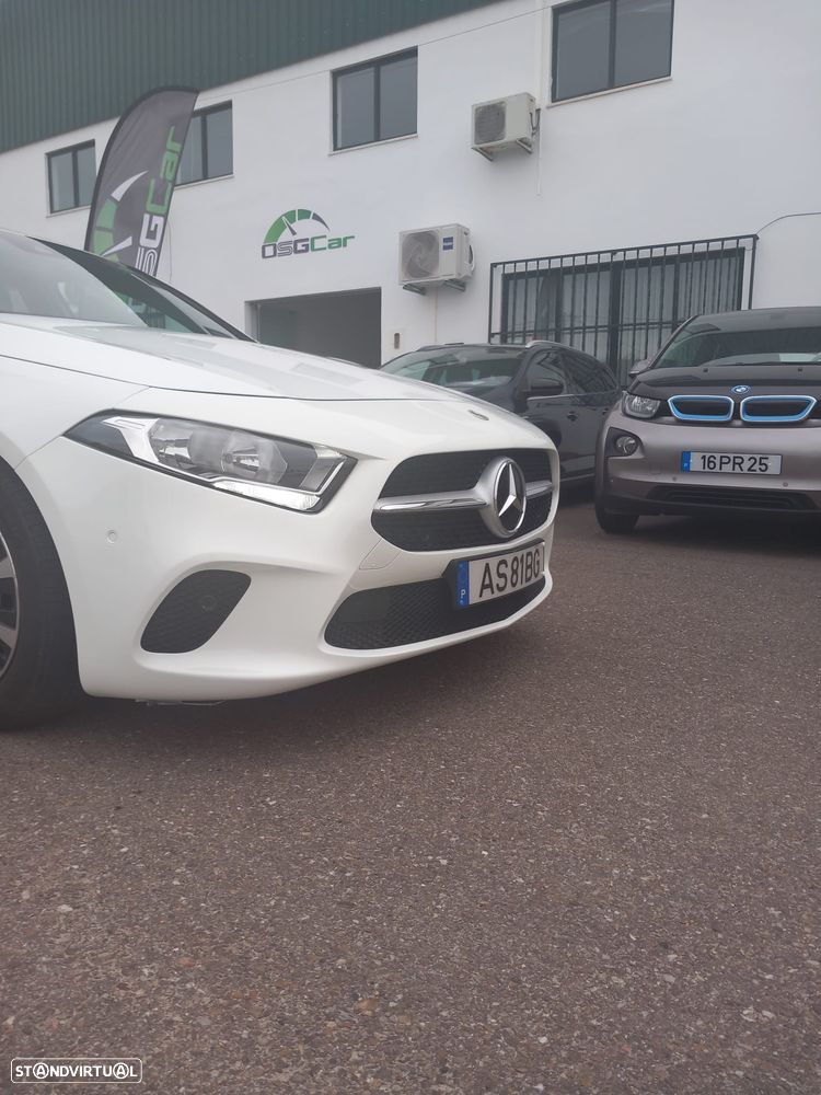 Mercedes-Benz A 180 d Style Plus - 4