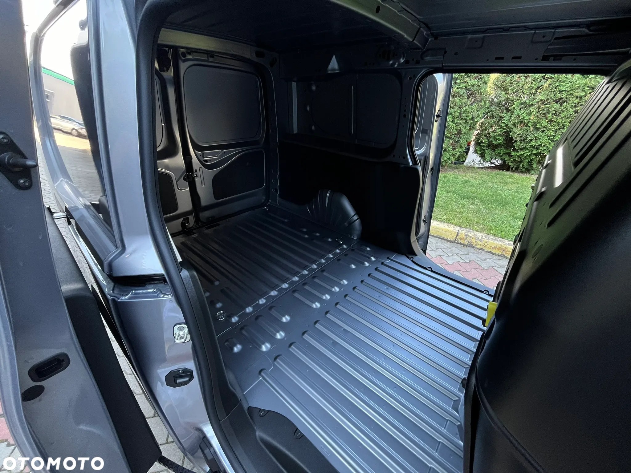 Peugeot PEUGEOT PARTNER | AUTOMAT | L2 950kg | 1.5 Diesel S&S 130 KM EAT 8 | OD RĘKI - 23