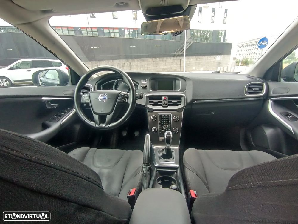 Volvo V40 1.6 D2 Momentum - 11
