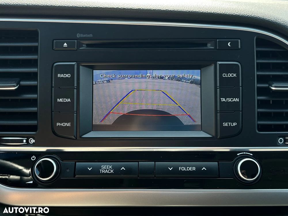 Hyundai Elantra 1.6 CRDI 7DCT Exclusive - 22