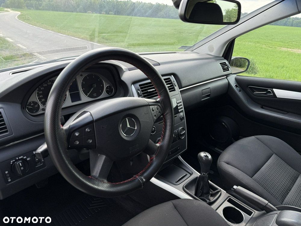 Mercedes-Benz Klasa B 150 Special Edition - 26