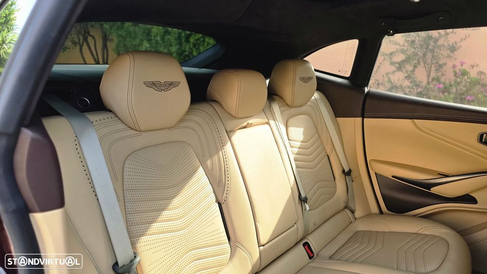 Aston Martin DBX Standard - 10