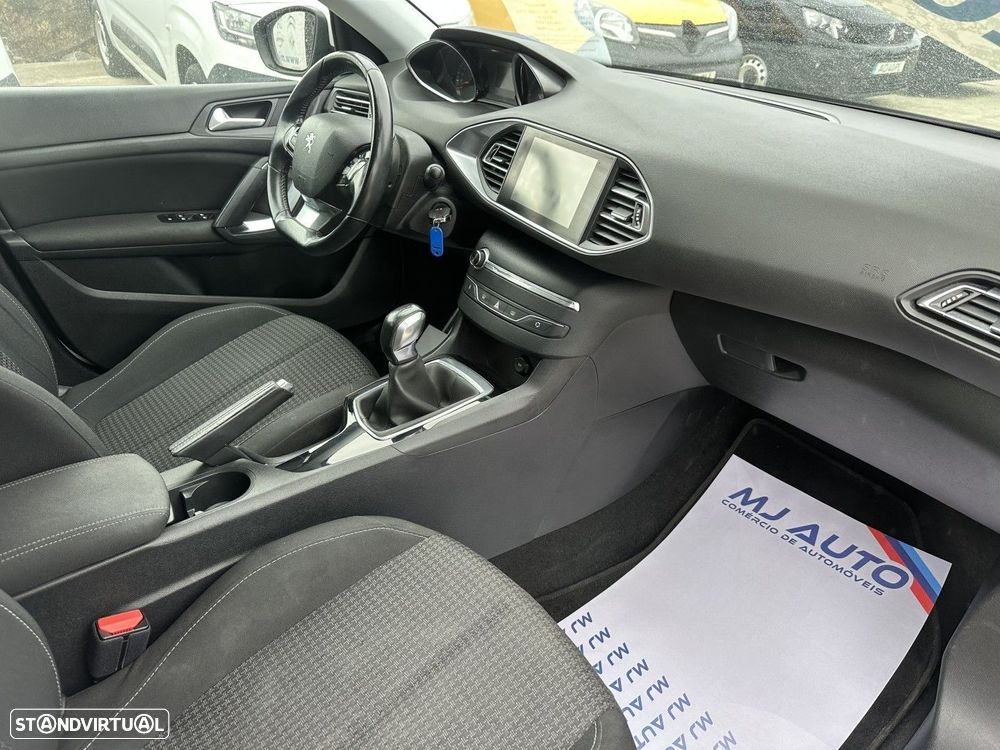 Peugeot 308 1.6 BlueHDi Allure J17 - 11