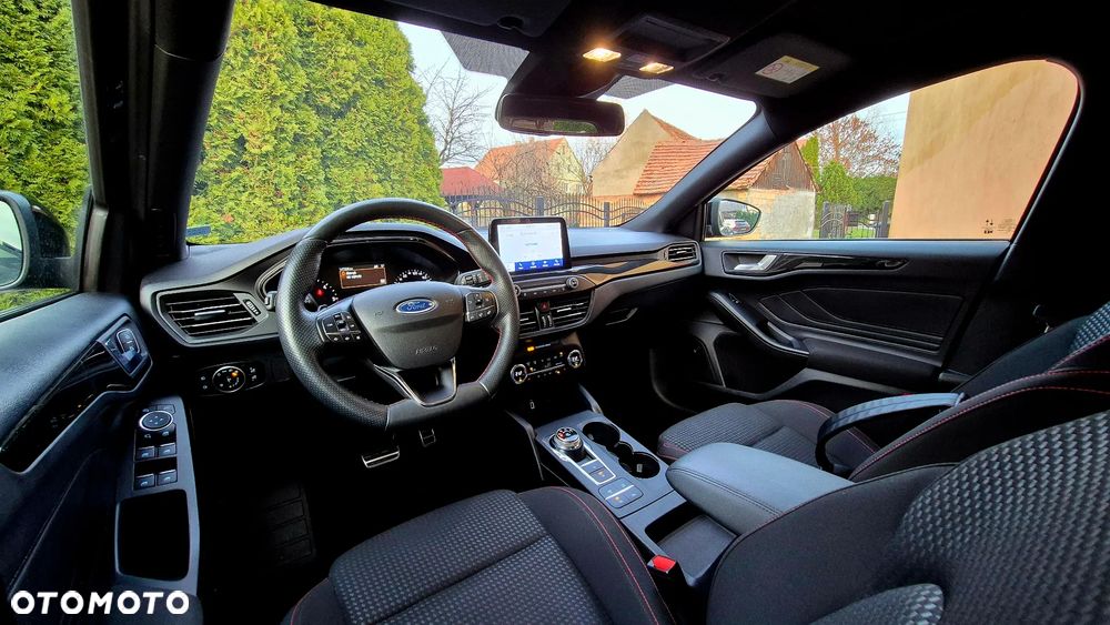 Ford Focus 1.5 EcoBlue Start-Stopp-System ST-LINE - 39