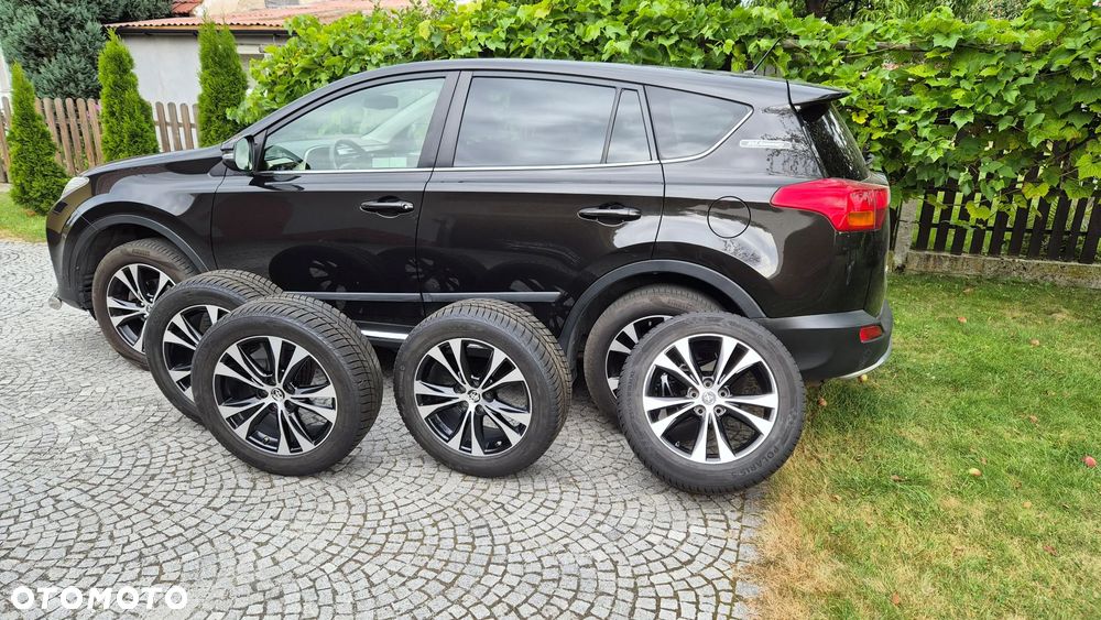Toyota RAV4 - 1