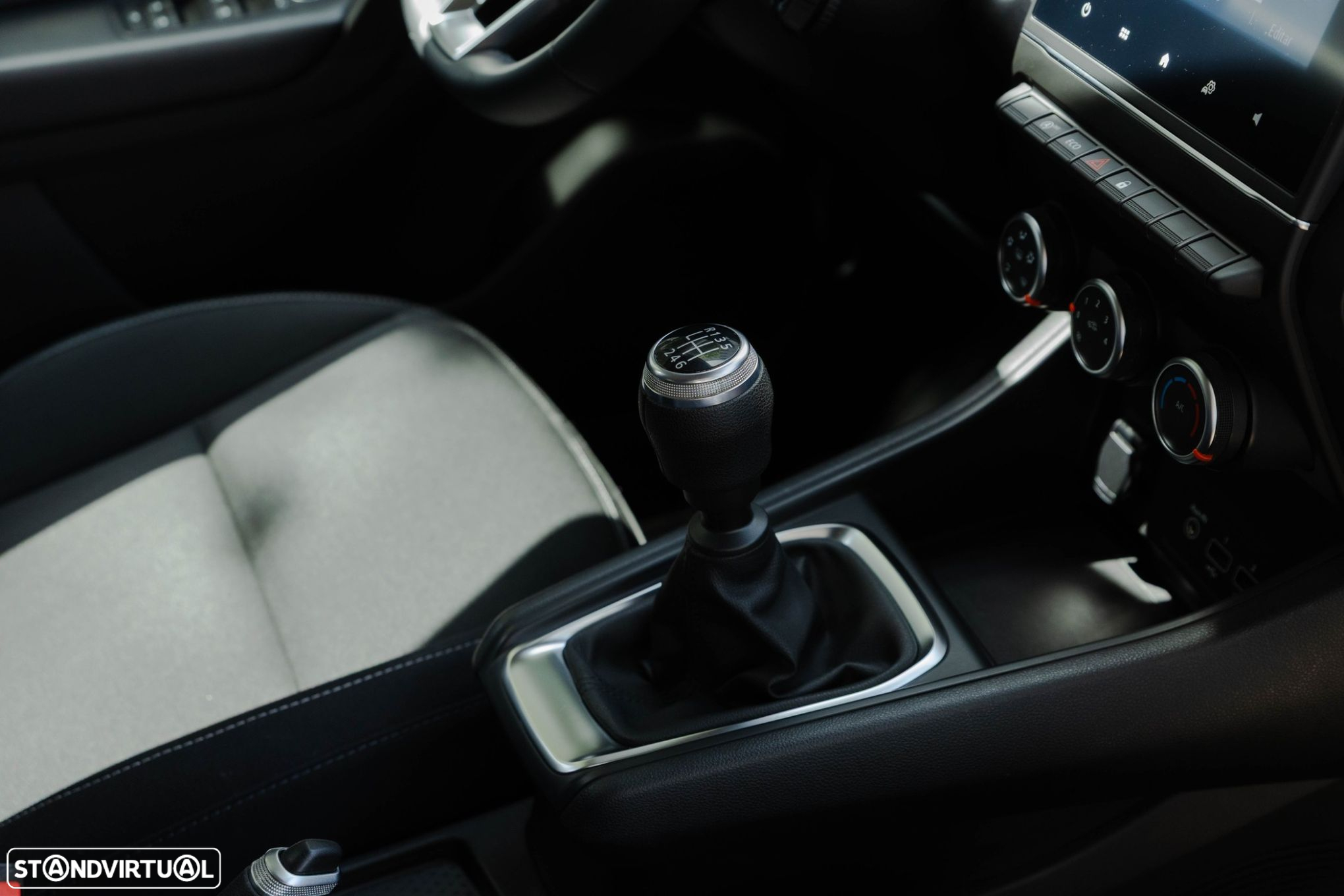 Renault Captur 1.0 TCe Intens - 24