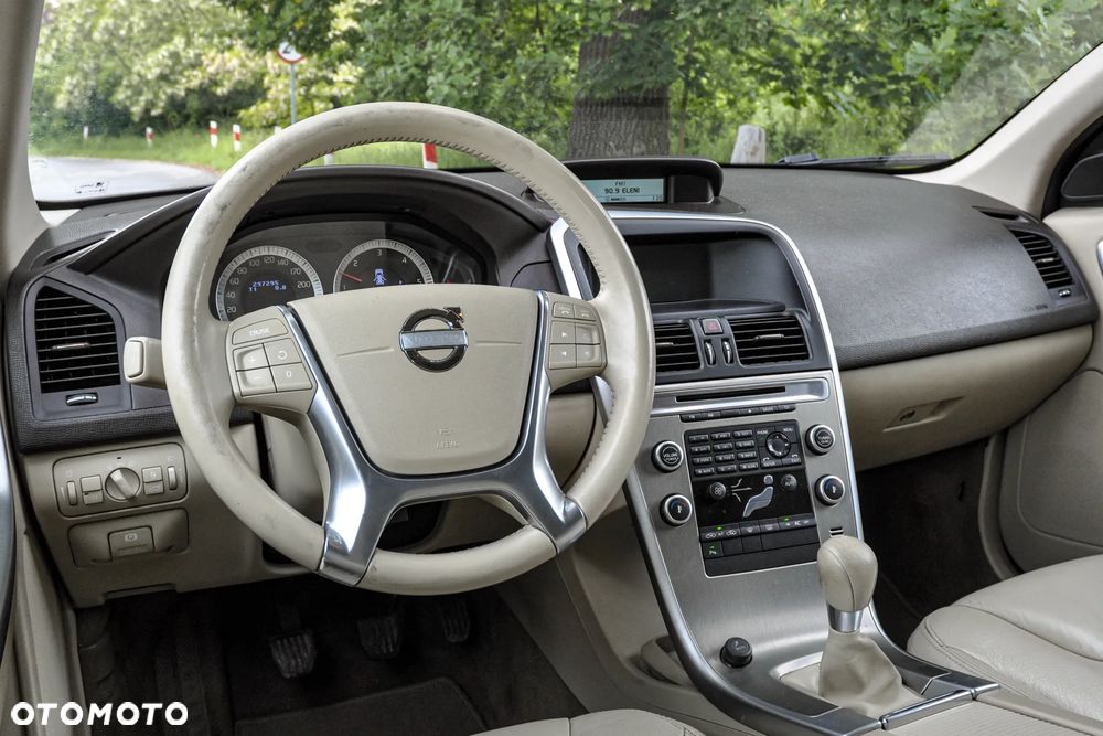 Volvo XC 60 DRIVe Momentum - 9