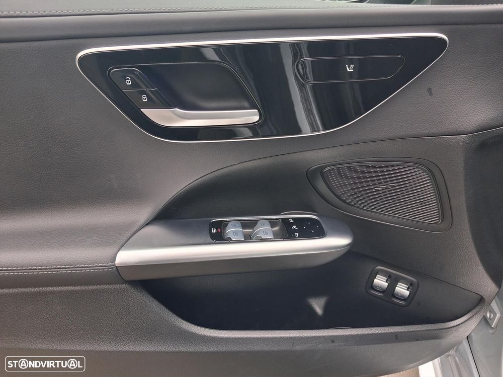 Mercedes-Benz C 300 e AMG Line - 9