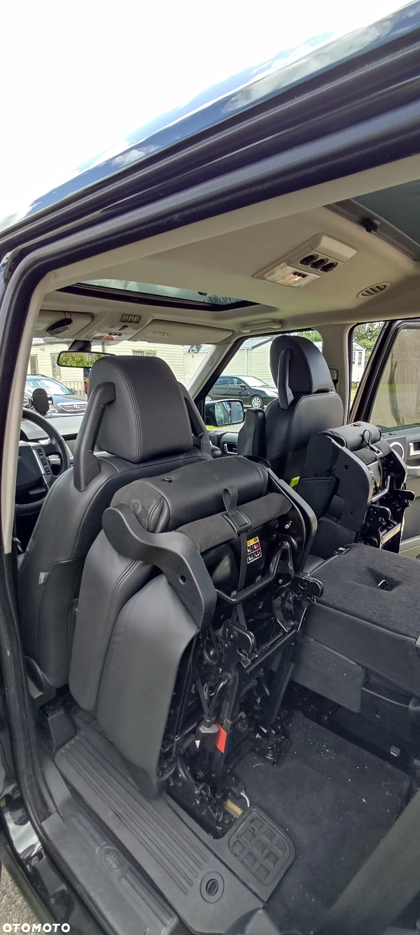 Land Rover Discovery IV 2.7D V6 HSE - 13