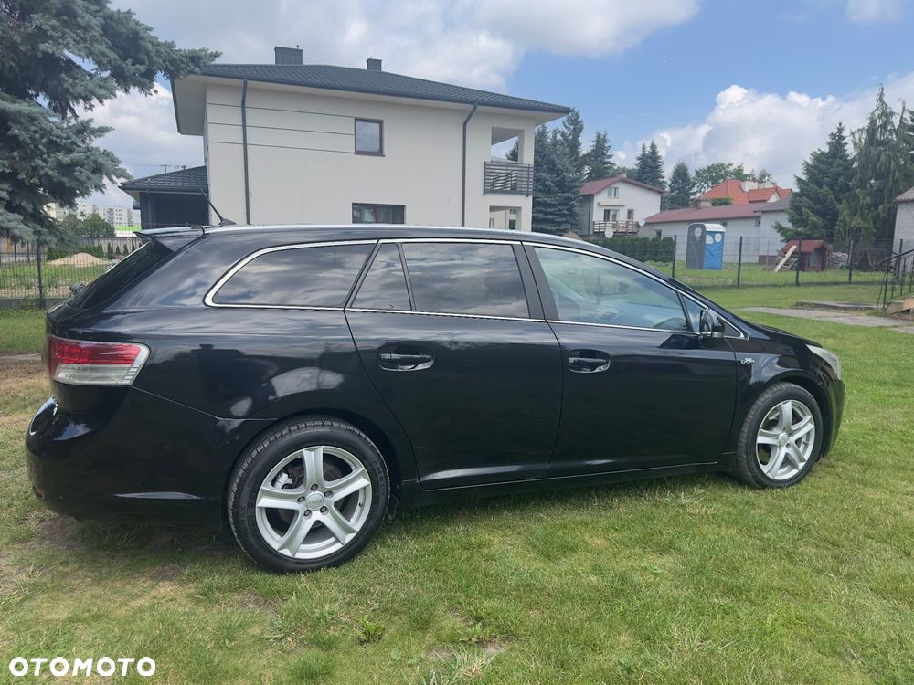 Toyota Avensis 2.2 D-4D Prestige NAVI - 4
