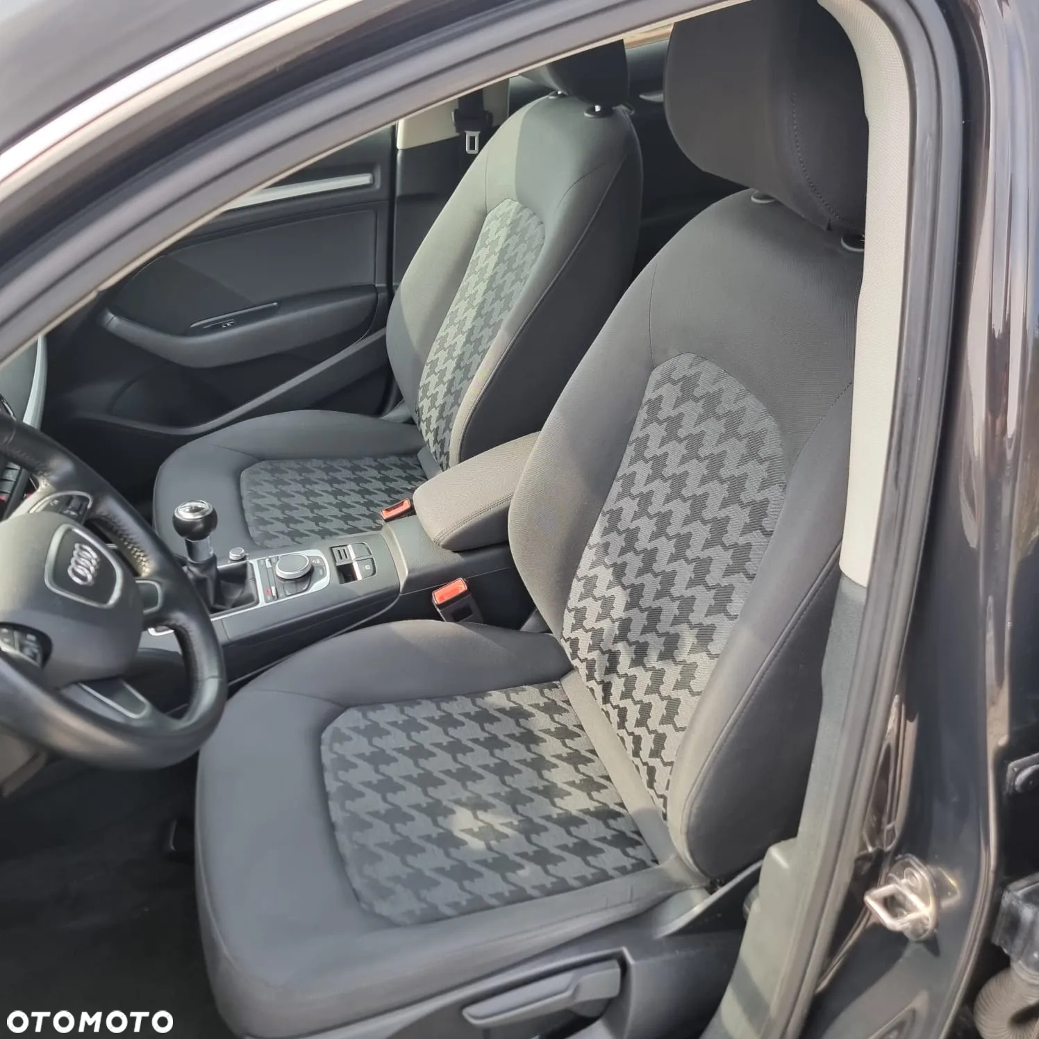 Audi A3 1.6 TDI Sportback ultra Attraction - 18