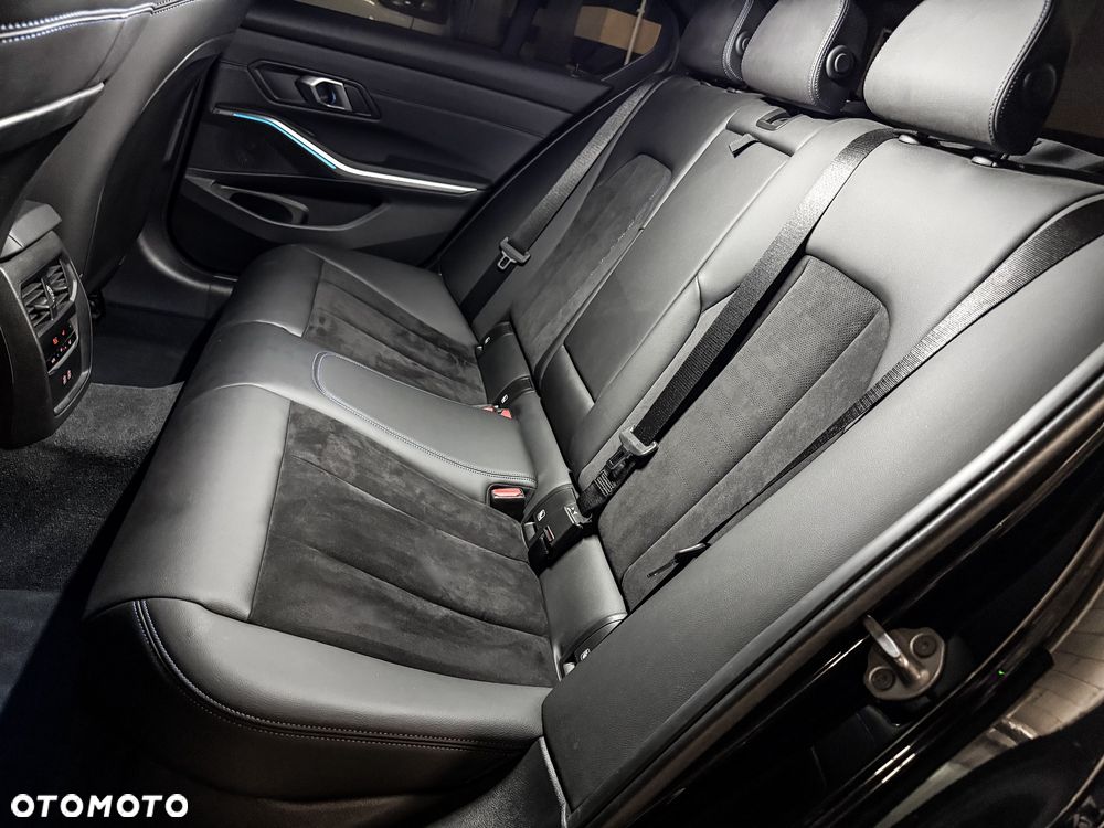 BMW Seria 3 318i M Sport Edition - 30