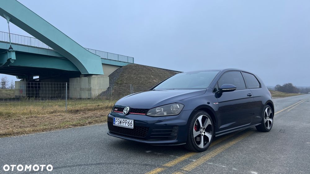 Volkswagen Golf GTI (BlueMotion Technology) - 1
