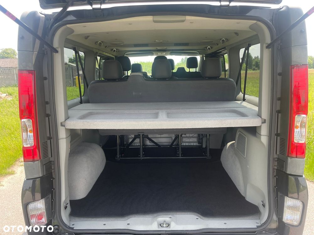 Renault Trafic FAP Passenger Black Edition - 10