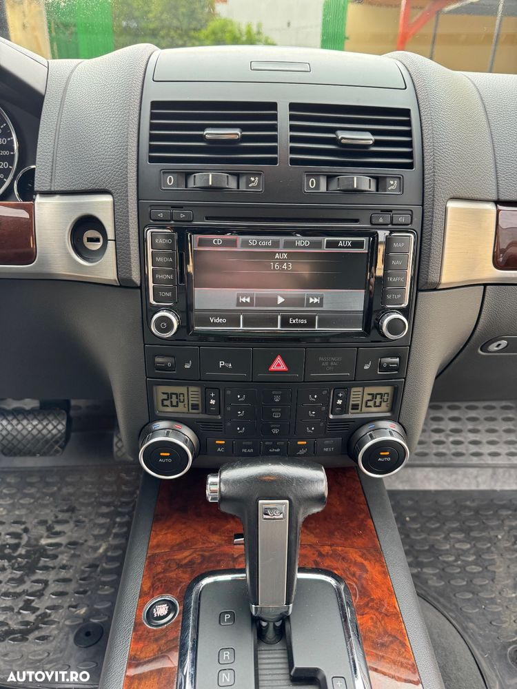 Volkswagen Touareg - 13