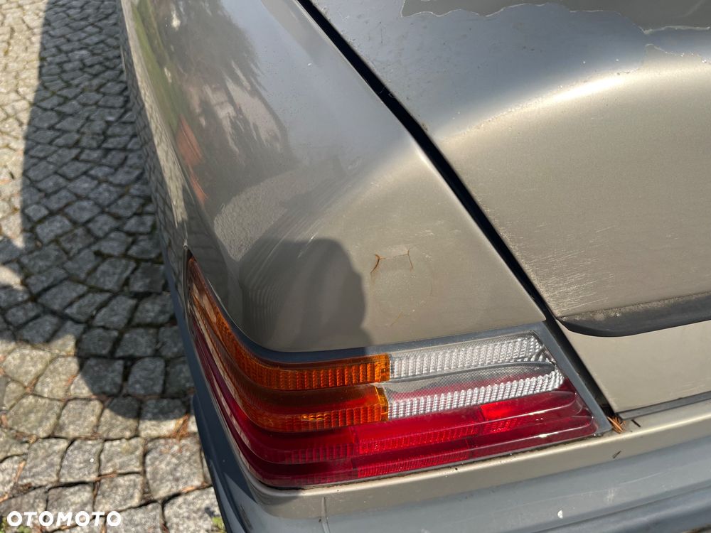 Mercedes-Benz Klasa E - 21