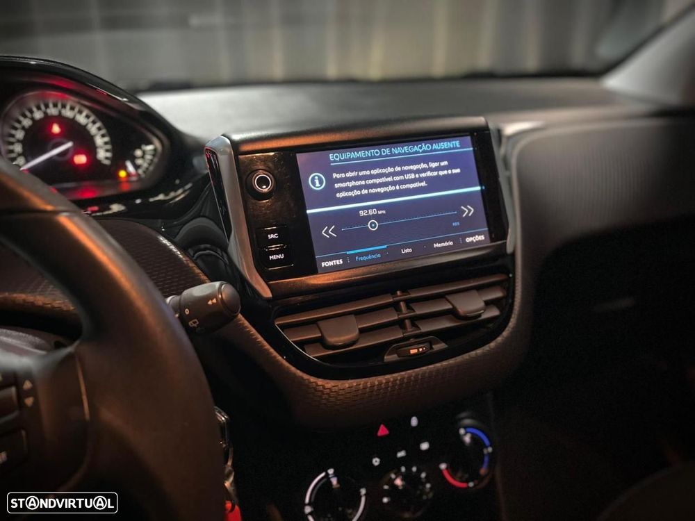 Peugeot 208 1.2 PureTech Style - 17