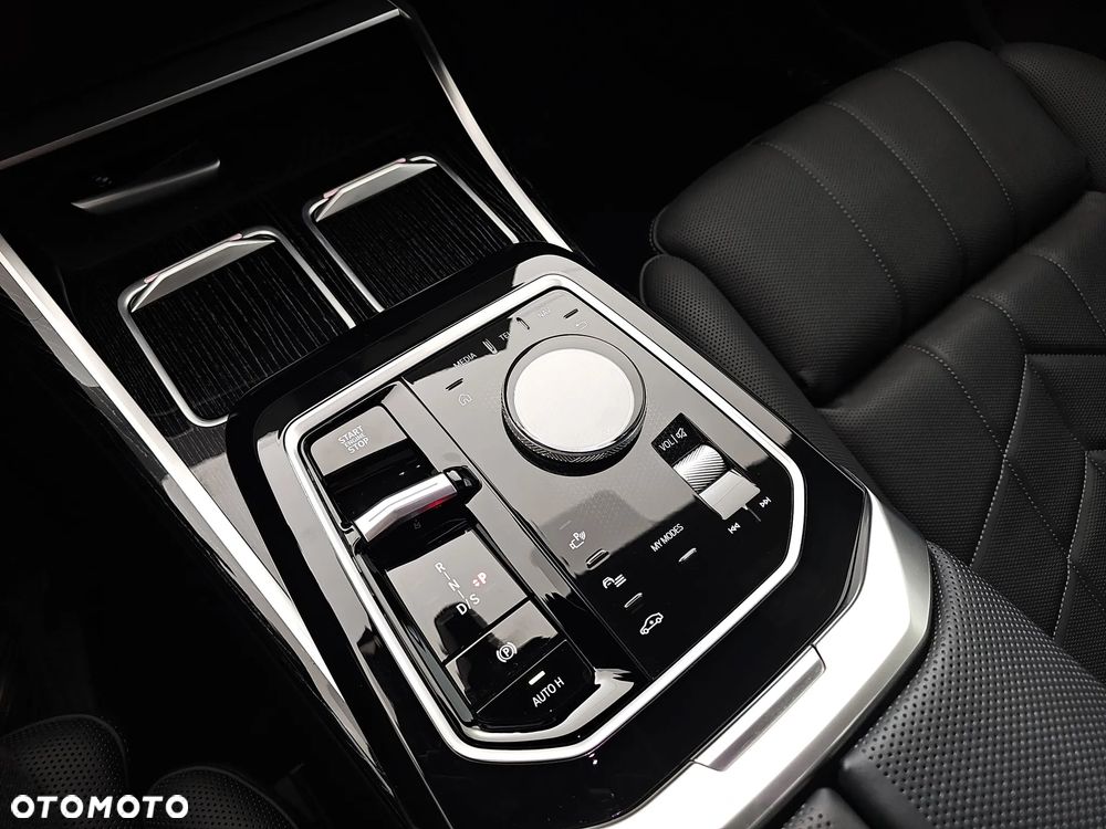 BMW Seria 7 740d xDrive mHEV sport - 29