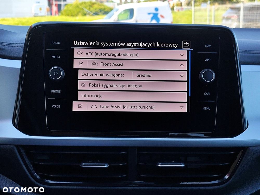 Volkswagen T-Roc - 28