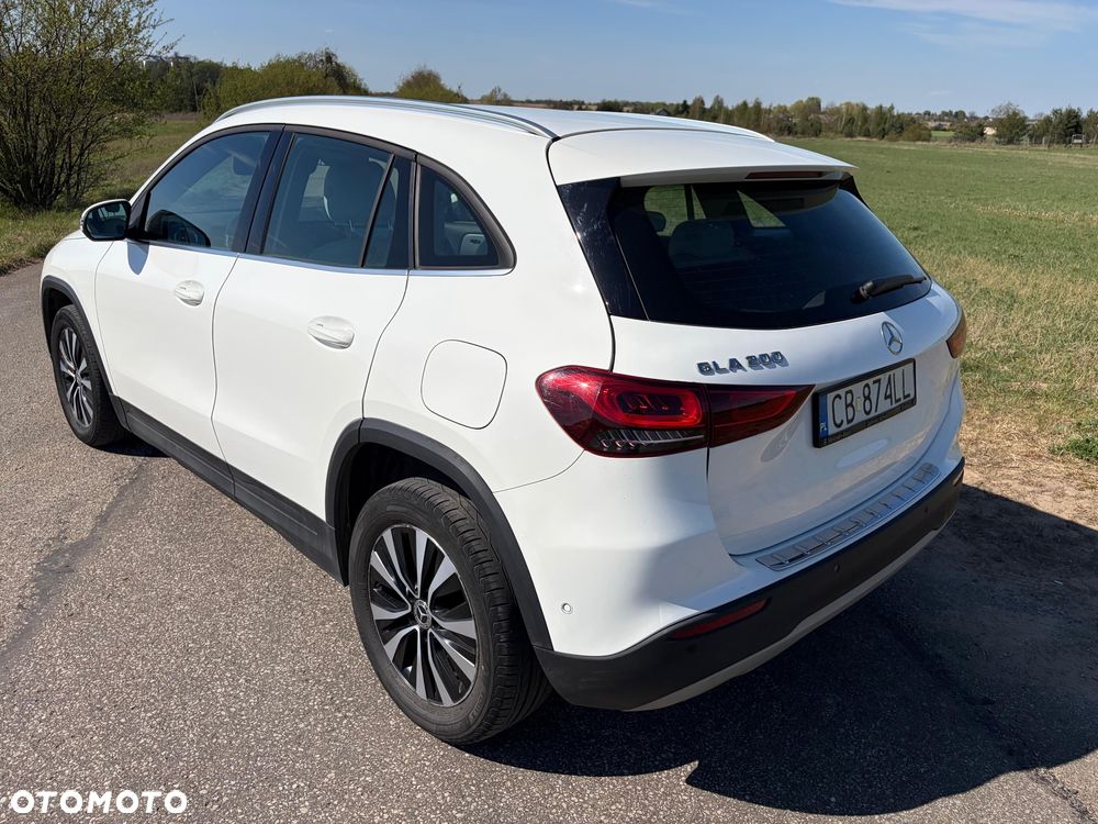 Mercedes-Benz GLA 200 - 12