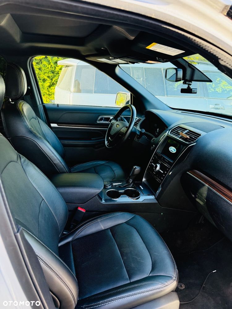 Ford Explorer - 17