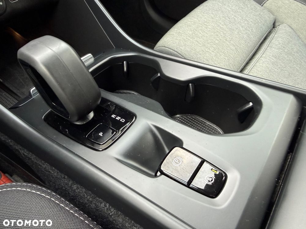 Volvo XC 40 B3 B DKG Plus Bright - 37