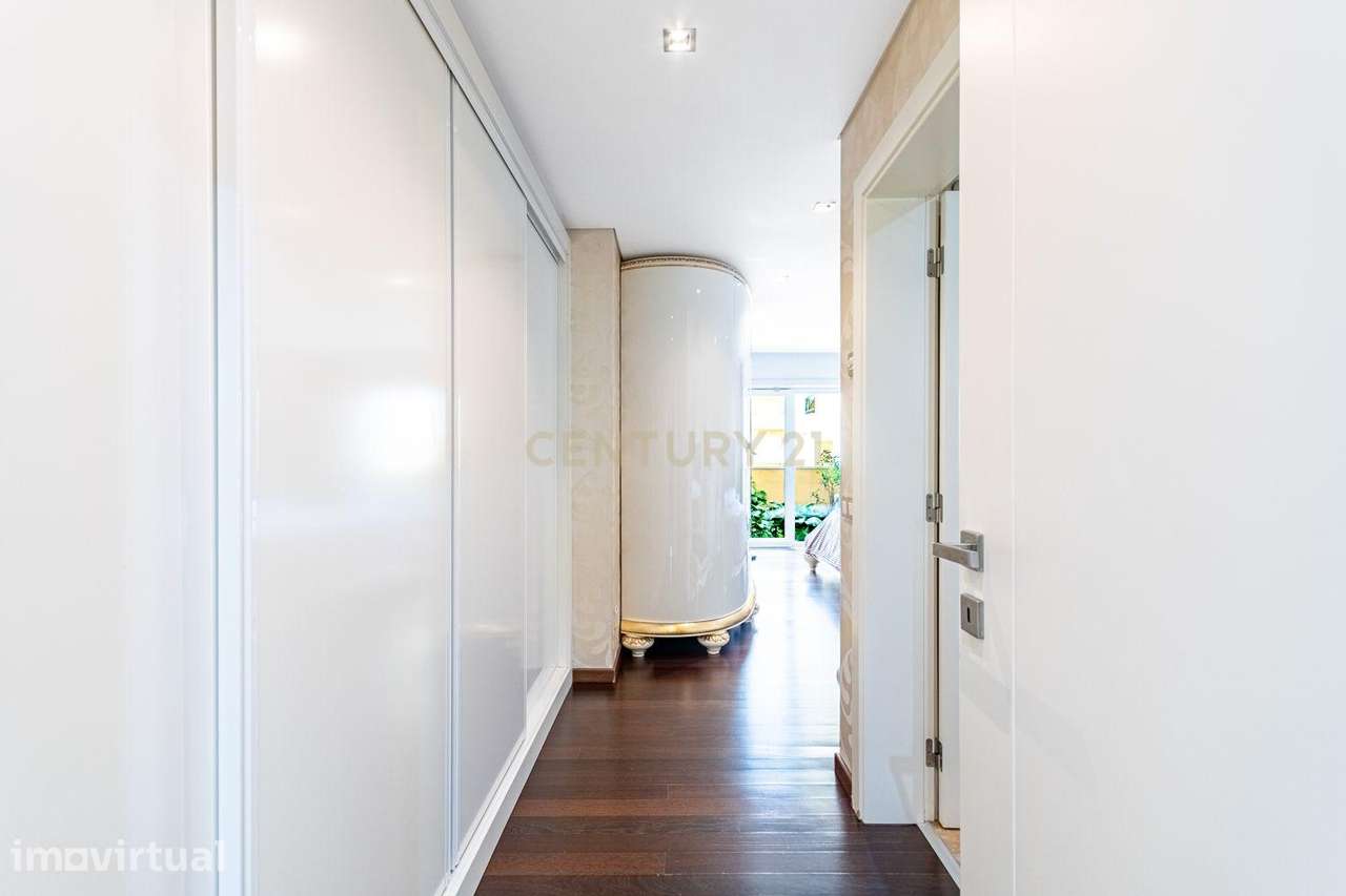 Magnífico Apartamento T6 duplex com 212 m² | Jardim da Radial, Ramada - Grande imagem: 3/23