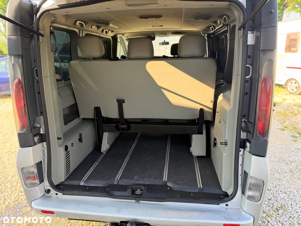Opel Vivaro - 10