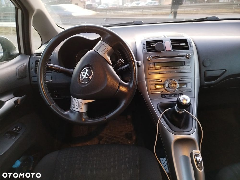 Toyota Auris 2.0 D-4D Sol - 12