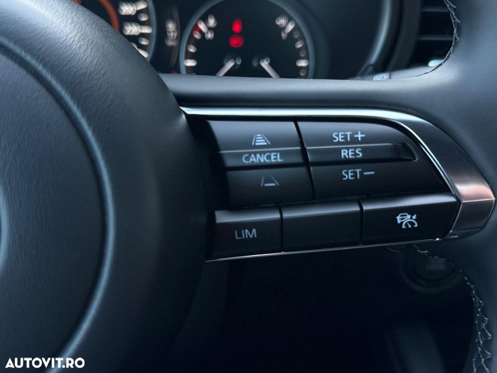 Mazda 3 e-SKYACTIV-X 186 M HYBRID Aut. HOMURA - 13