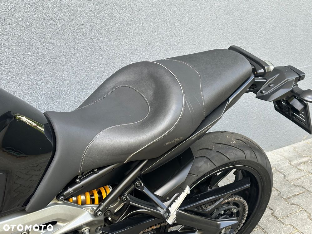 Yamaha MT - 12
