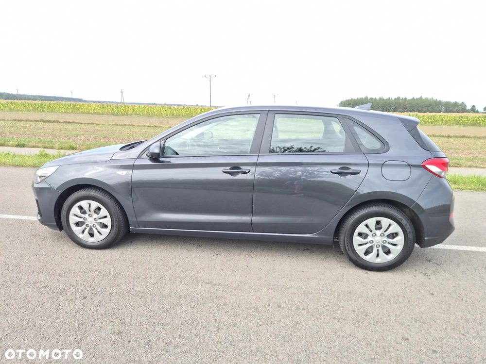 Hyundai i30 1.5 DPI Classic + - 7