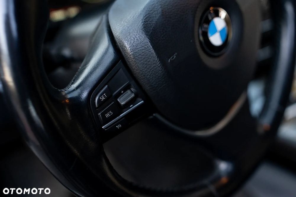 BMW Seria 5 528i - 30