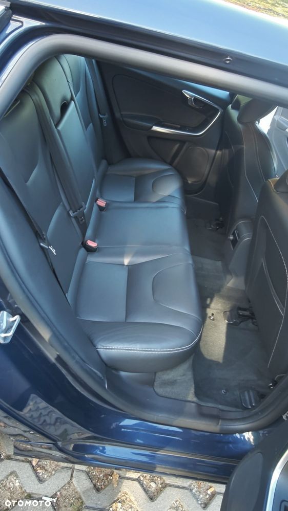 Volvo V60 - 11