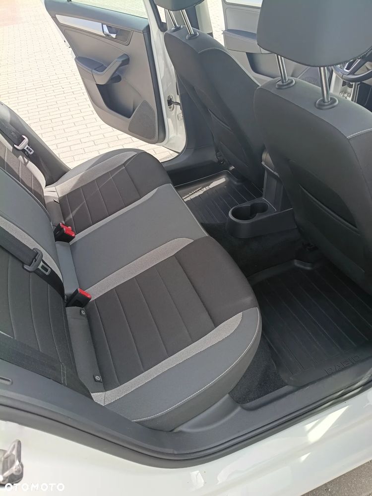 Skoda RAPID 1.0 TSI Ambition - 12