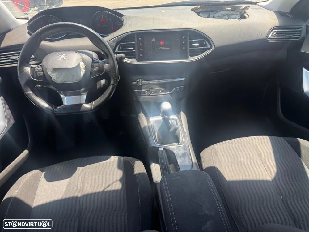 Peugeot 308 SW II 1.6 BlueHdi de 2015 para peças - 6