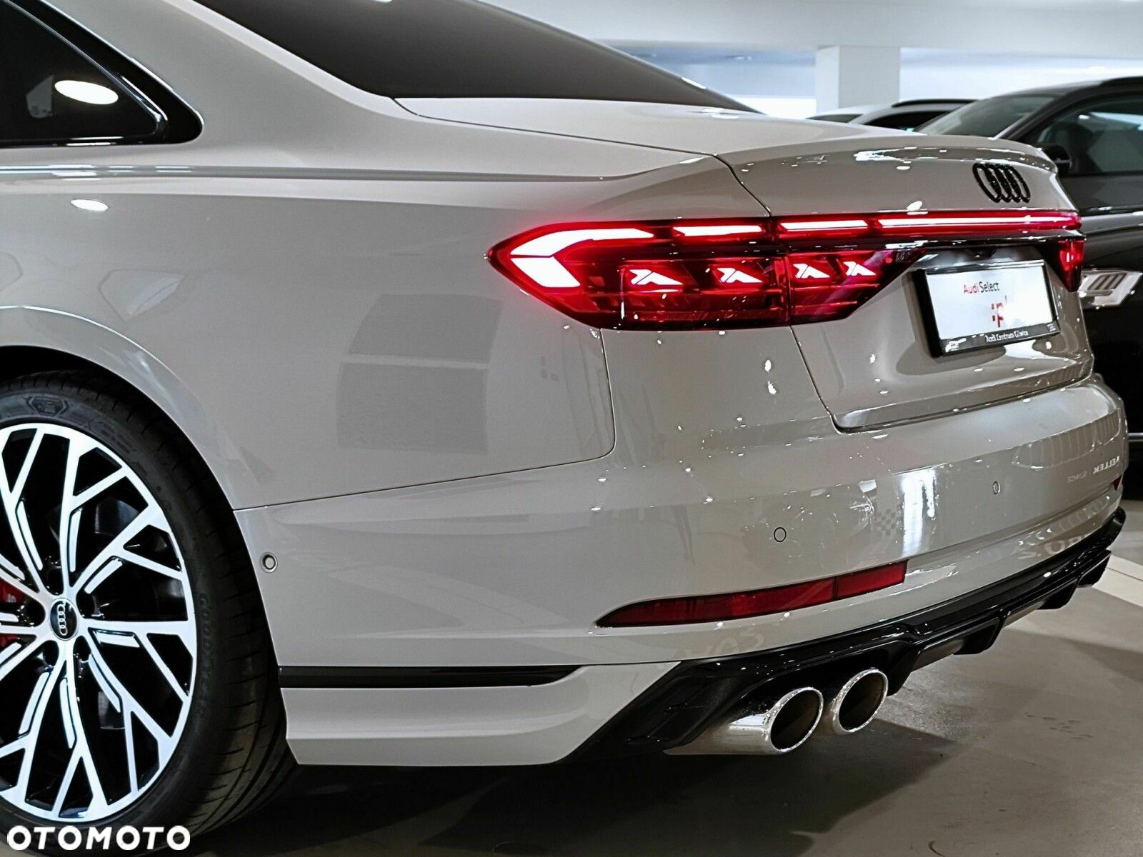 Audi S8 - 10