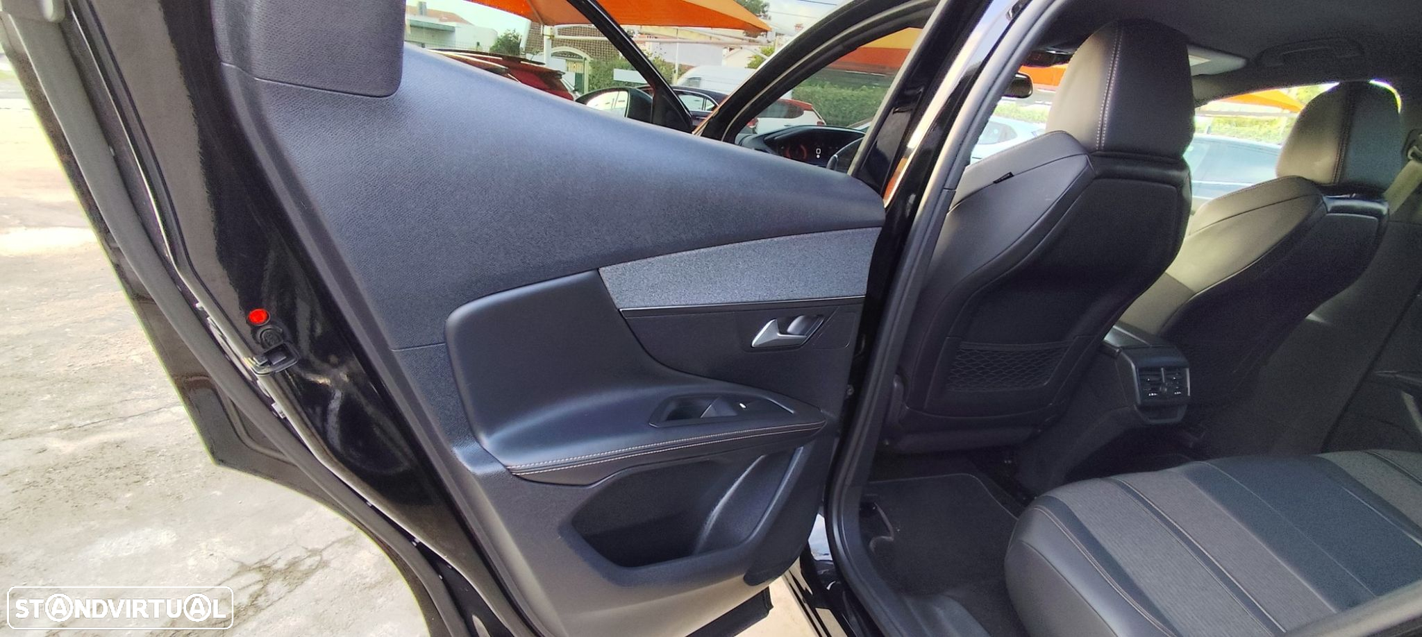 Peugeot 3008 1.6 BlueHDi GT Line - 29