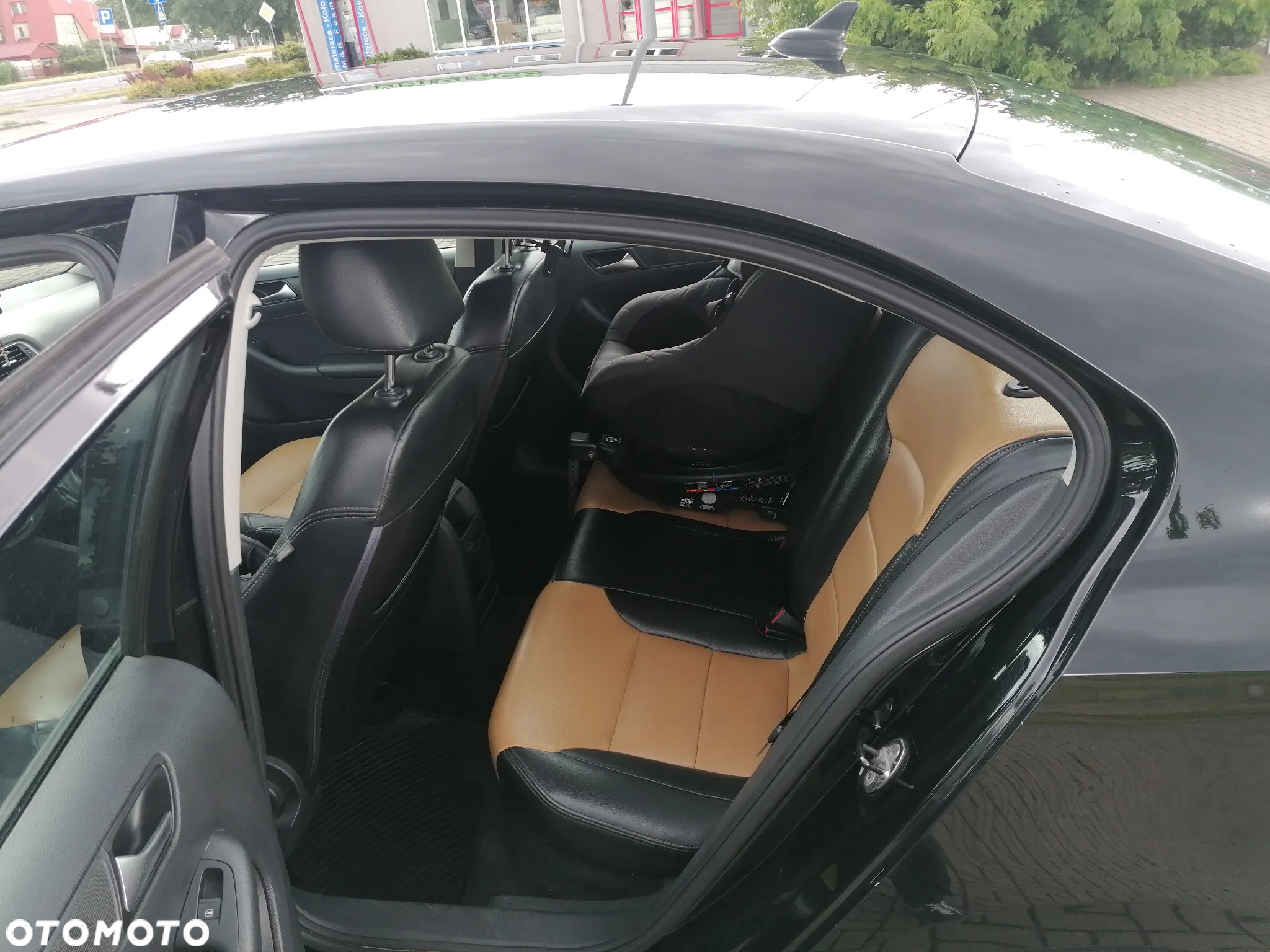 Volkswagen Jetta - 11
